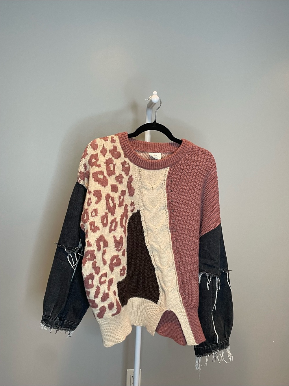 BiBi Patchwork Crewneck Sweater in Mauve, Cream & Black